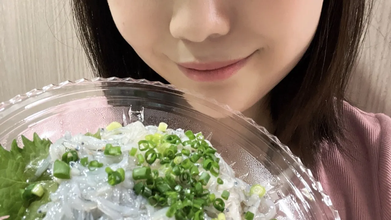 生しらす丼  工藤由愛
